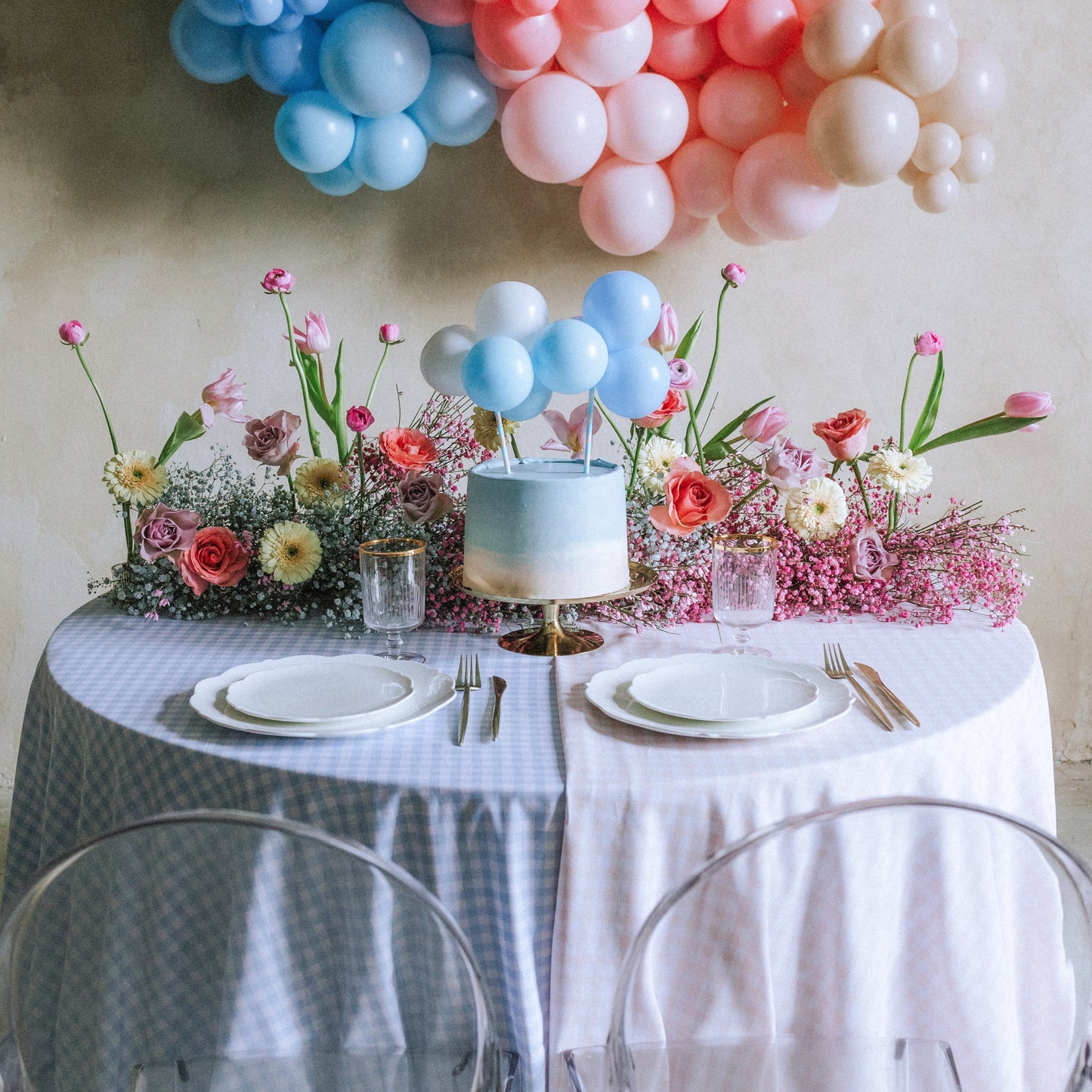 Mini Balloon garland cake topper in shades of blue