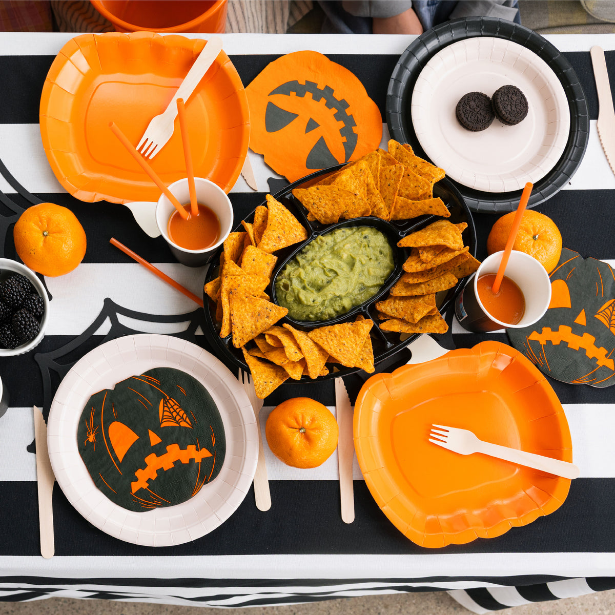 Pumpkin Paper Plates | Halloween Party Plates (Pack of 6)