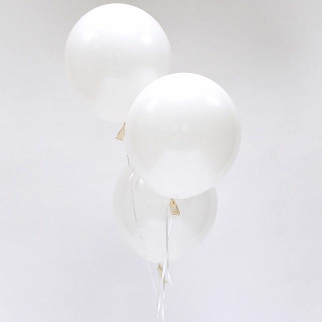 White balloons deals