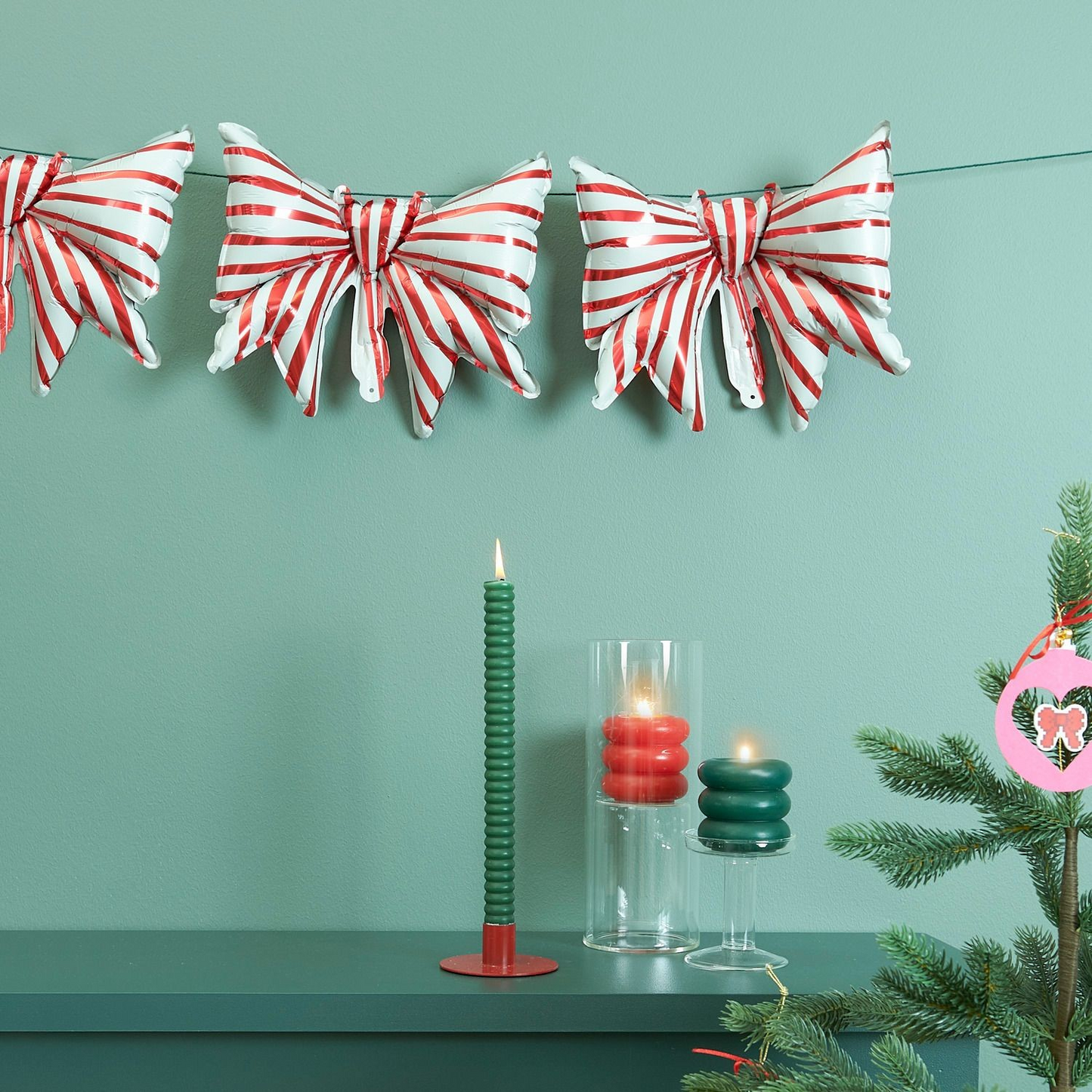 Red and White Bow Balloon Christmas Garland UK