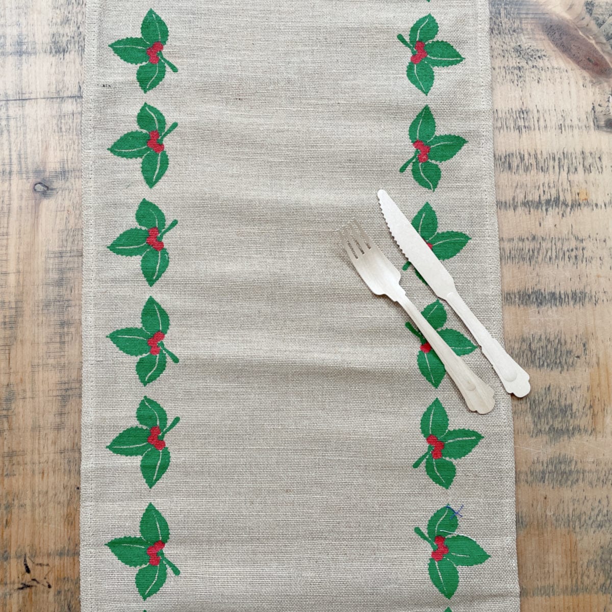 Christmas Table Runner | Natural Table Runner | Party Supplies Sass & Belle